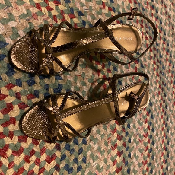 Heels - Picture 2 of 3